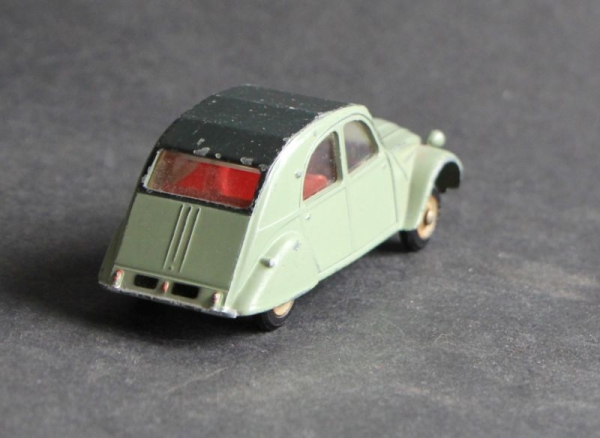 Dinky Toys France Citroen 2 CV 1965 DieCast Model (5910)